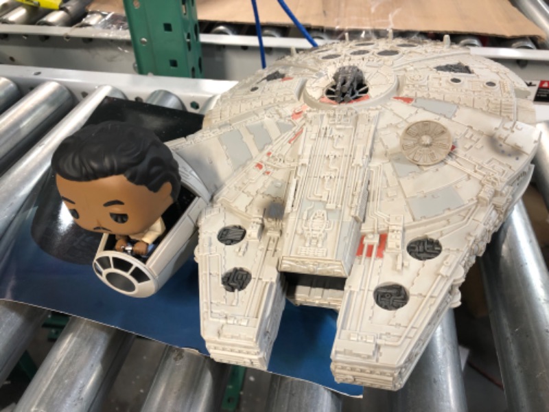 Photo 2 of Funko Pop! Ride Super Deluxe: Star Wars - Lando Calrissian in The Millenium Falcon, Multicolor