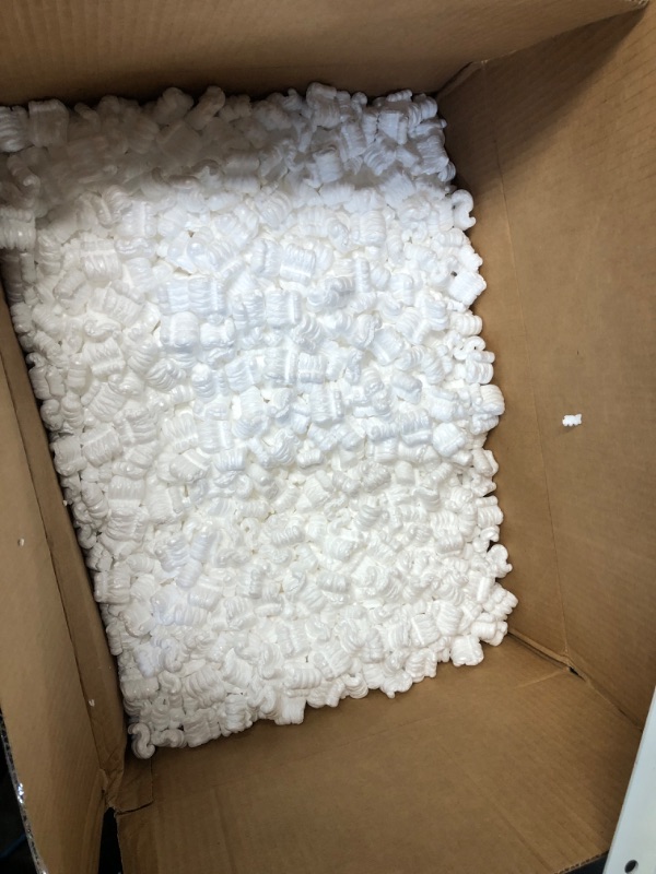 Photo 2 of StarBoxes White Regular Loose Fill Shipping Packing Peanuts S-Shaped 22.5 Gal / 3 Cubic Feet