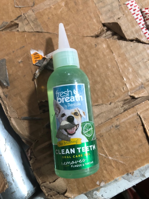 Photo 2 of *MISSING GREEN TOP*TropiClean Fresh Breath Clean Teeth Plaque Remover Pet Oral Care Gel 4 Ounce