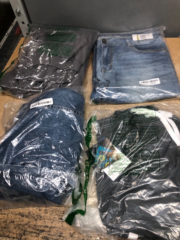 Photo 1 of 4 Pcs. Assorted Mens jeans/pant bundle sizes vary