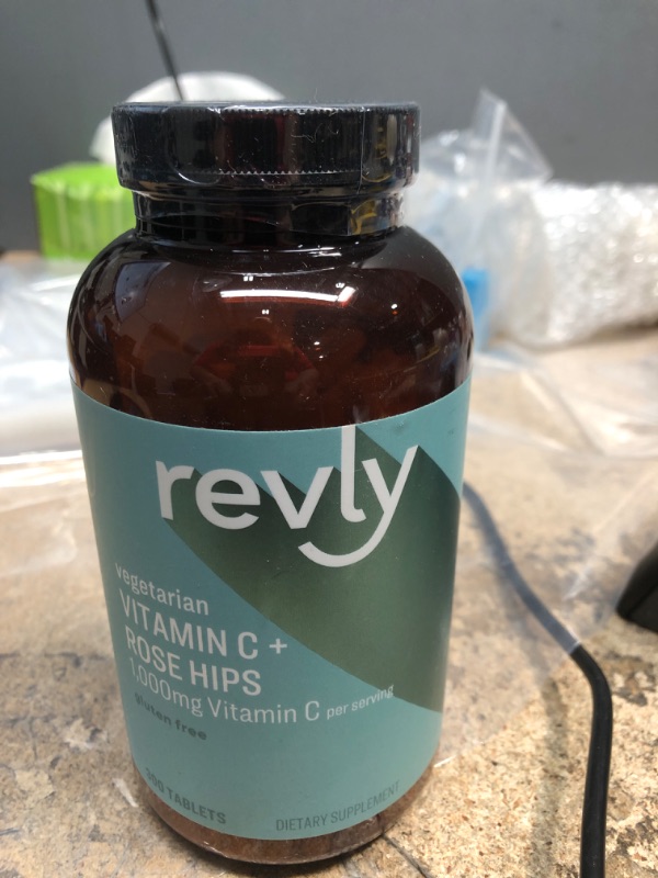 Photo 2 of Amazon Brand - Revly Vitamin C 1,000mg with Rose Hips, Gluten Free, Vegetarian, 300 Tablets EXP 01/12/2024