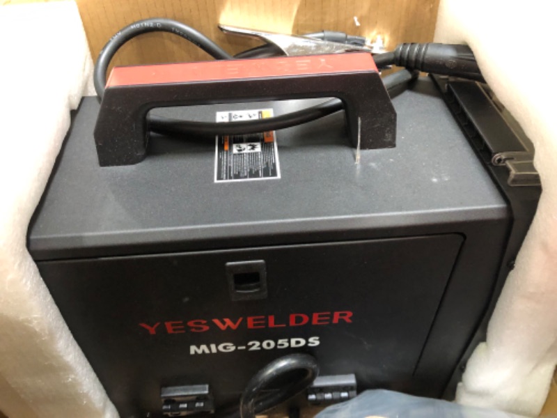 Photo 4 of Yeswelder Digital MIG-205DS MIG Welder,200Amp 110/220V Dual Voltage, Gas Gasless MIG Welding Machine MIG/Lift TIG/ARC 3 in 1 Welder