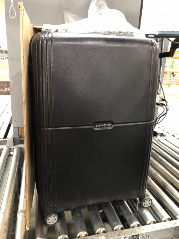 Photo 1 of **TOP IS CRACKED**
Samsonite Winfield 3 DLX Hardside Expandable Luggage with Spinners, Checked-Large 28-Inch, Black Checked-Large 28-Inch Black