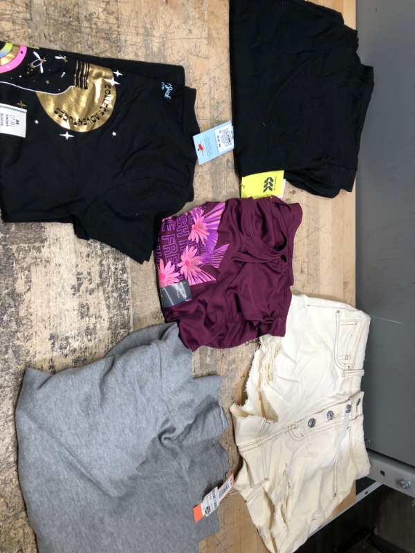 Photo 1 of GENERIC BUNDLE OF ASSORTED CLOTHING(5PCS)
