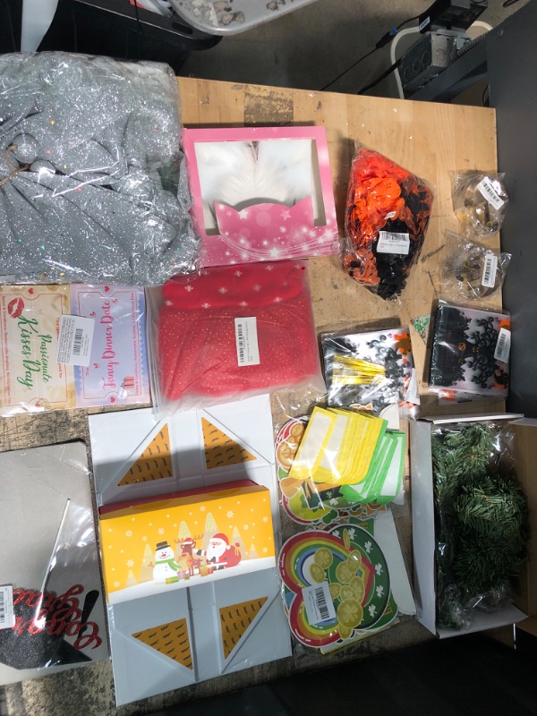 Photo 1 of 15 PACK ASSORTED HOLIDAY DECOR AND GIFT ITEMS BUNDLE 