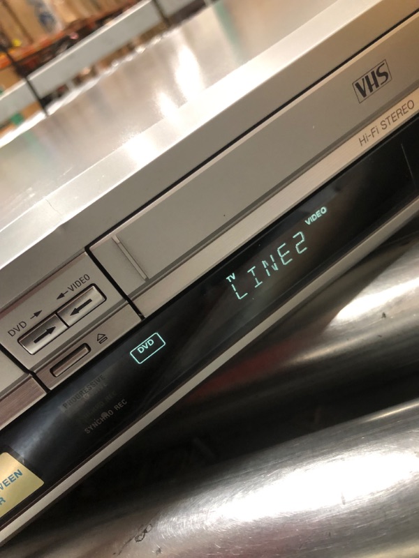 Photo 3 of Sony RDR-VX500 DVD Player/Recorder with VCR (RDRVX500)