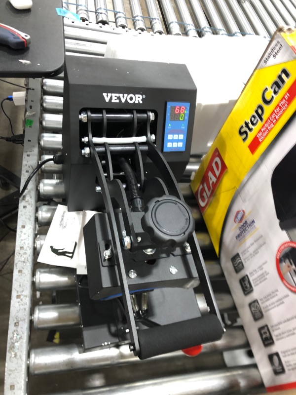 Photo 2 of VEVOR Hat Press Machine, 3.5 x 5.9 inch Cap Press Heat Press Machine, Professional Transfer Hat Press with 12000 Hours Life, Digital LCD Timer and Temperature Control, 600W Contemporary