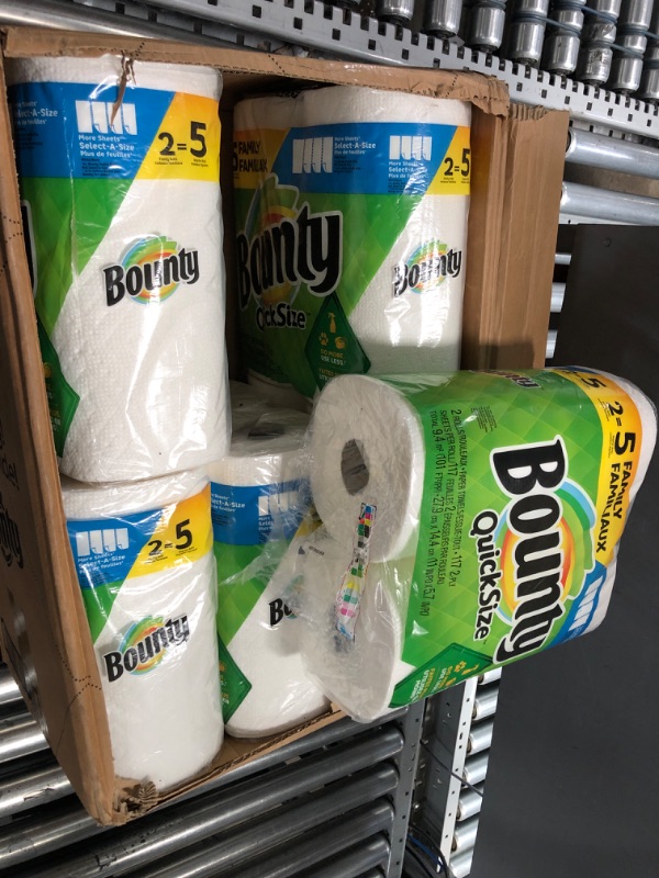 Photo 2 of Bounty Quick-Size Paper Towels, White, 12 Family Rolls = 30 Regular Rolls (Packaging May Vary)