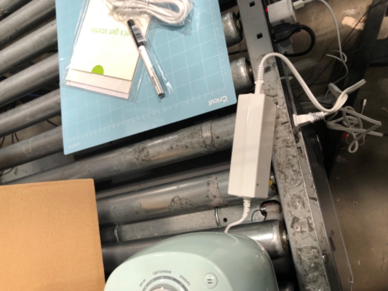 Photo 1 of [USED] Cricut Explore Air 2 - A DIY Cutting Machine 