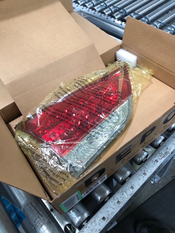 Photo 2 of For Toyota Sienna 2011 2012 Tail Light Assembly Inner Base/LE/XLE/Limited Model Driver Side DOT Certified Replacement For TO2802110