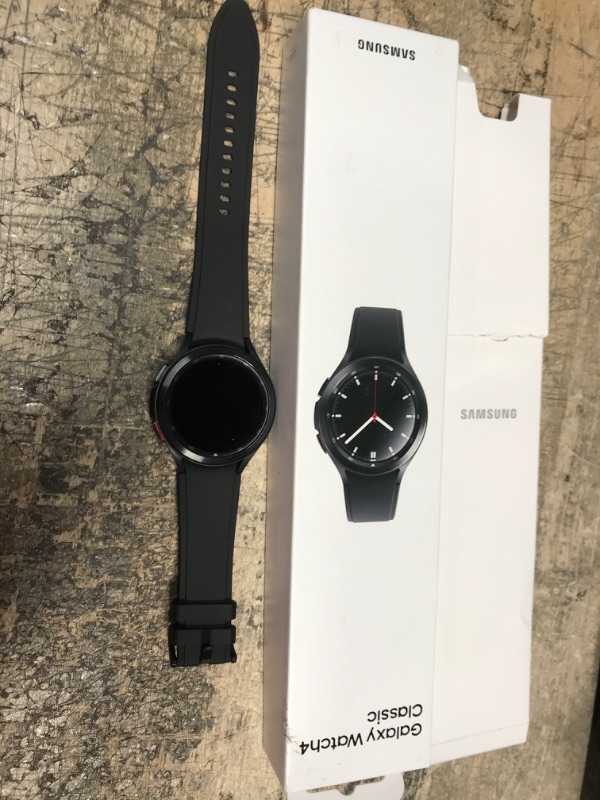 Photo 1 of SAMSUNG Galaxy Watch 4 