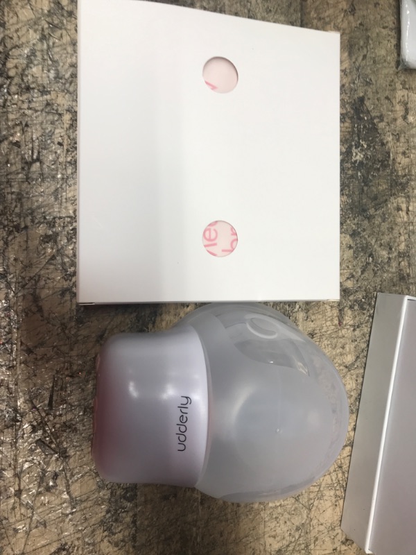 Photo 1 of *** POWERS ON *** Udderly Wearable Breast Pump - Hands-Free Breast Pump with 3 Modes & 9 Levels - 24 mm`