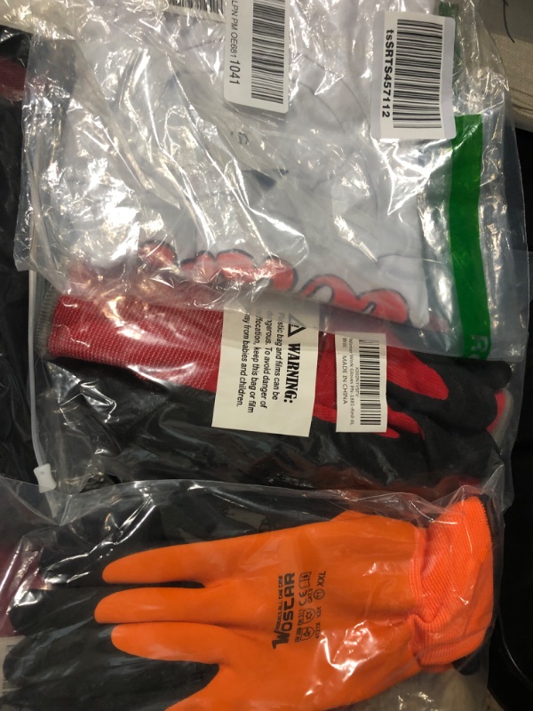 Photo 1 of BUNDLE OF 6 CLOTHING ITEMS SIZES S,XL, 8
