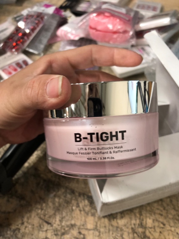 Photo 3 of **EXPIRES 2025** MAËLYS Cosmetics B-TIGHT Lift and Firm Booty Mask -Leave On Booty Mask -Helps Reduce the Appearance of Cellulite for a Lifted and Firm-looking Booty - Hyaluronic Acid, Guarana Extract, Pink Pepperslim
