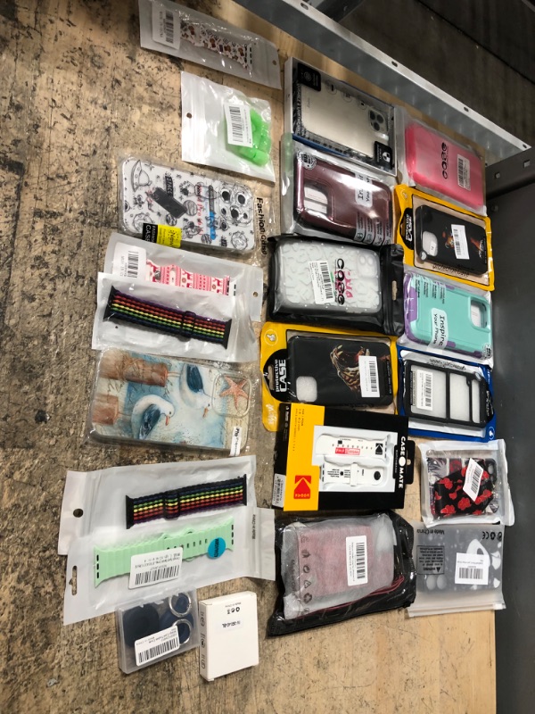 Photo 1 of BUNDLE OF ASSORTED ELECTRONIC ACCESSORIES (22ITEMS)