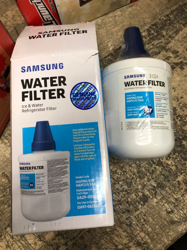 Photo 2 of SAMSUNG Genuine Filter for Refrigerator Water and Ice, Carbon Block Filtration for Clean, Clear Drinking Water, 6-Month Life, DA29-00003G, 1 Pack