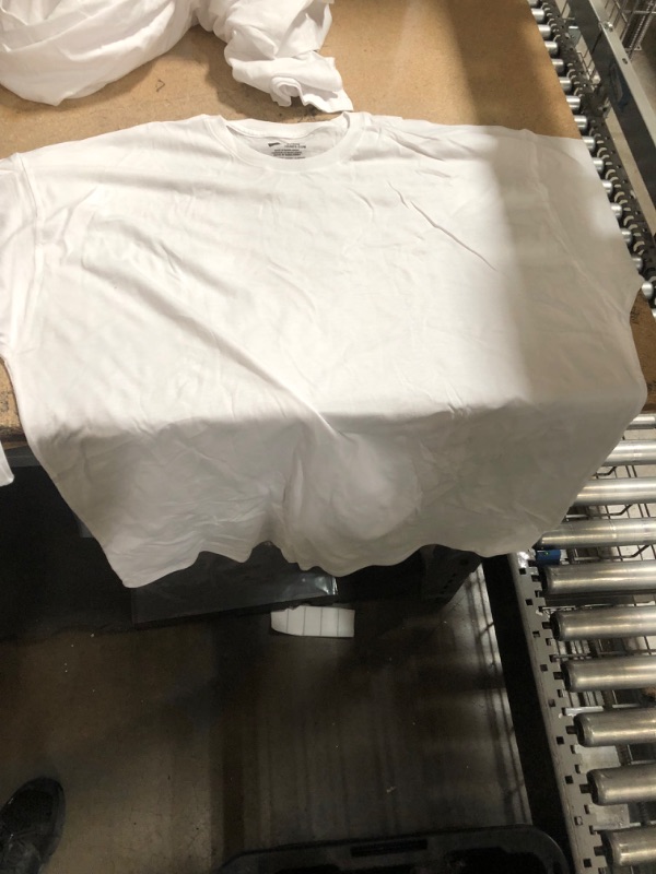 Photo 2 of 5 pack of white hanes t-shirts XL