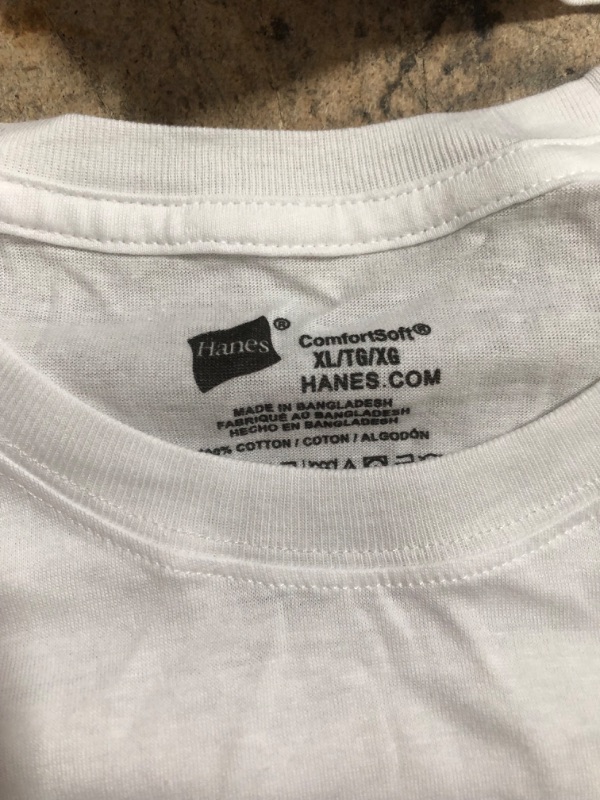 Photo 1 of 5 pack of white hanes t-shirts XL