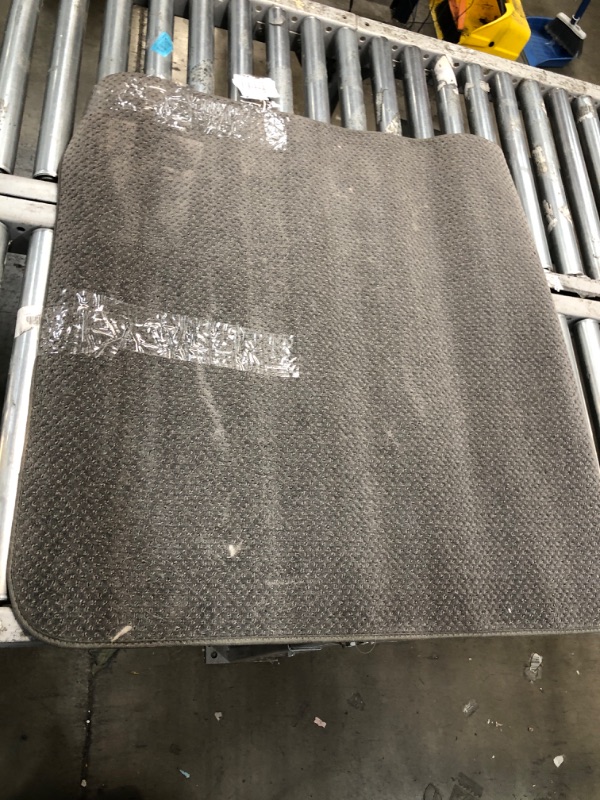 Photo 1 of 3ft x 3ft gray rug.