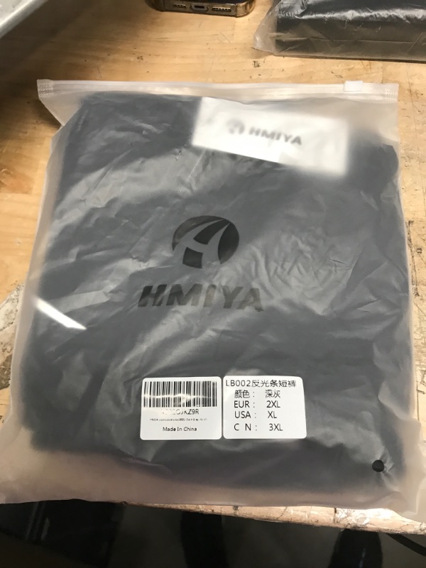 Photo 1 of HMIYA Men's Sports Shorts Quick Dry with Zip Pockets for Workout Running Training size XL