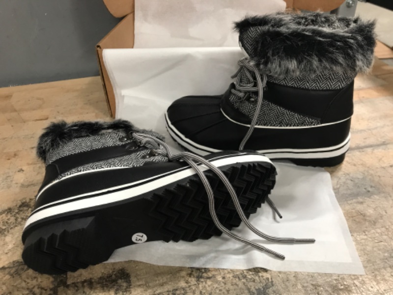 Photo 1 of Mishansha Winter Snow Boots Women Outdoor Lady Non-slip Warm Waterproof Insulated Duck Booties on Cold Weather SIZE 7.5, Black & White
