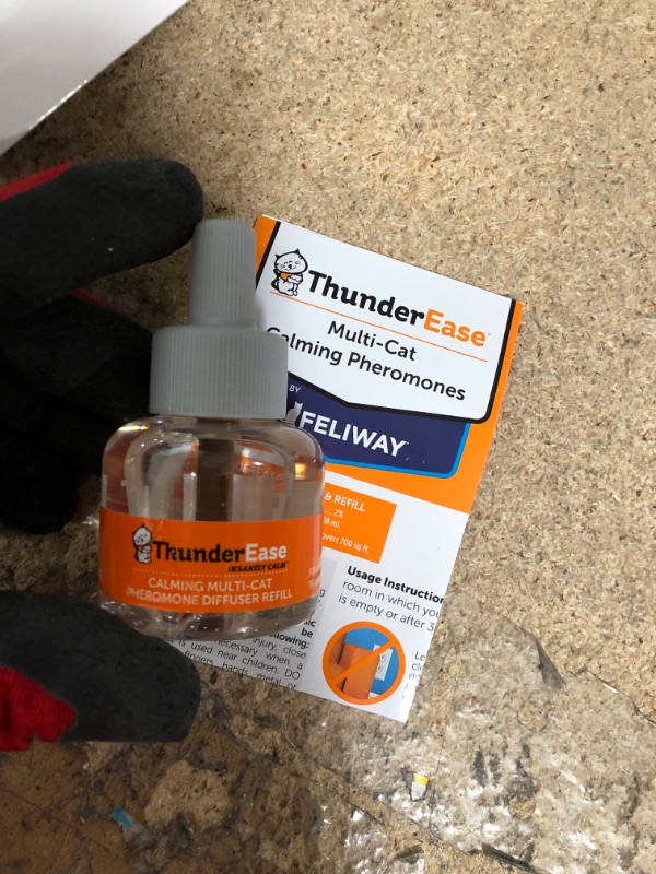 Photo 1 of *EXPIRE Apr 2025*
ThunderEase Multicat Calming Pheromone Diffuser Refill | Powered by FELIWAY | Reduce Cat Conflict, Tension and Fighting (30 Day Supply)