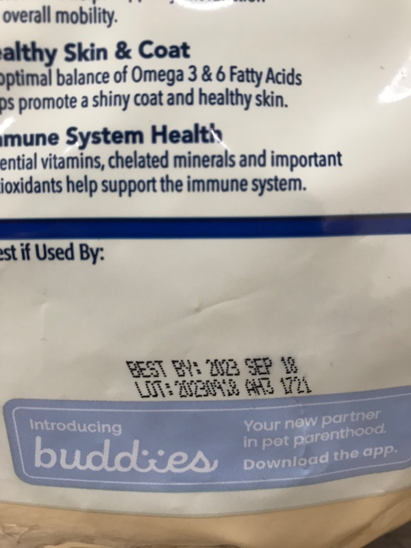 Photo 2 of **EXPIRES SEP 18/2023** Blue Buffalo Life Protection Formula Natural Adult Dry Dog Food, Chicken and Brown Rice 5-lb Trial Size Bag
