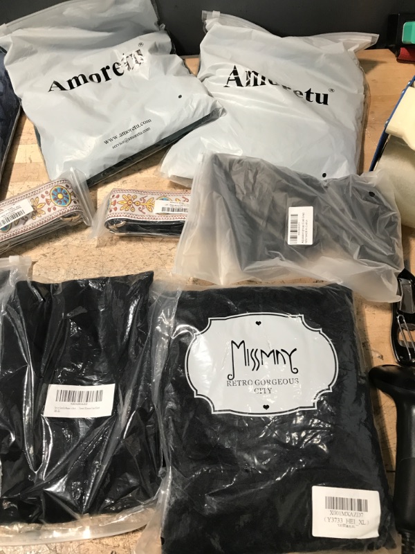 Photo 1 of Bundle Woman Clothes 11 Items XL / L Sizes 