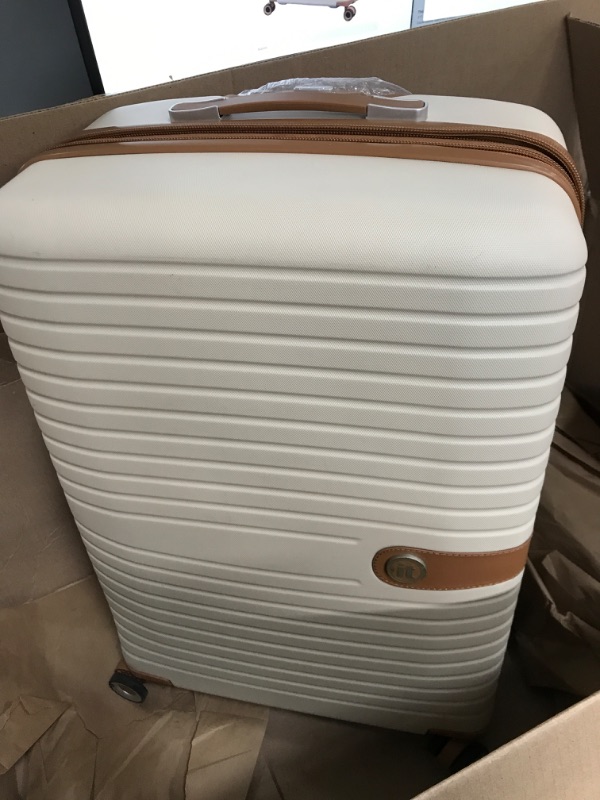 Photo 2 of **SEE NOTES**
it luggage Encompass 28" Hardside Checked 8 Wheel Expandable Spinner, Cream
