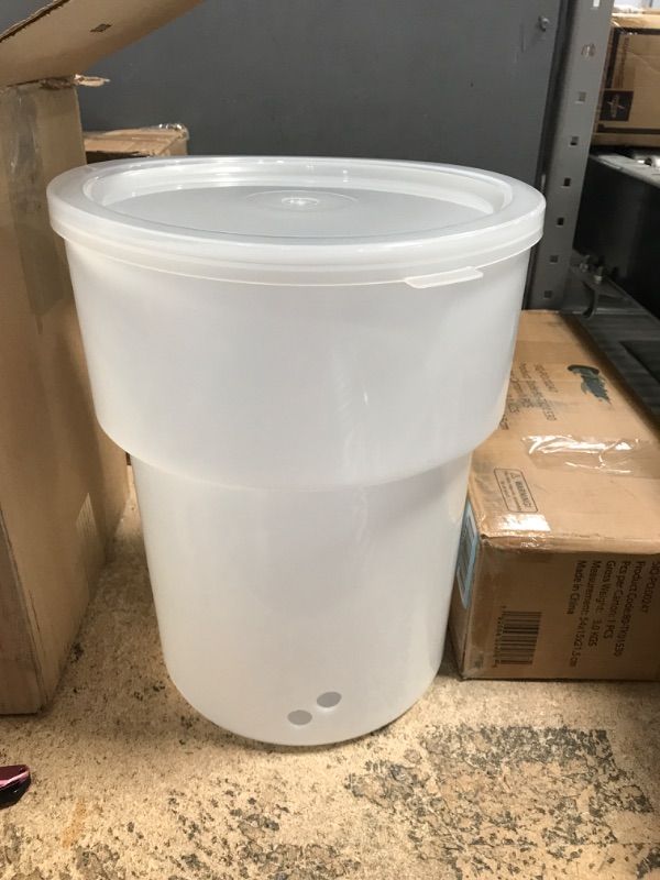 Photo 2 of **SEE NOTES**
Carlisle 221002 White 5 Gallon Round Beverage Dispenser
