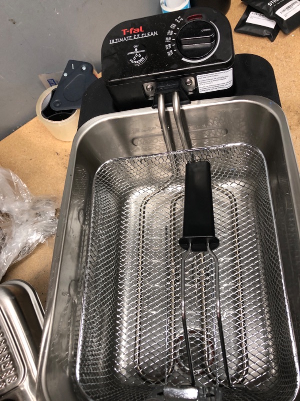 Photo 3 of ***TESTED/ POWERS ON***T-fal Deep Fryer with Basket, Stainless Steel, Easy to Clean Deep Fryer, Oil Filtration, 2.6-Pound, Silver, Model FR8000 Clean oil filtration system