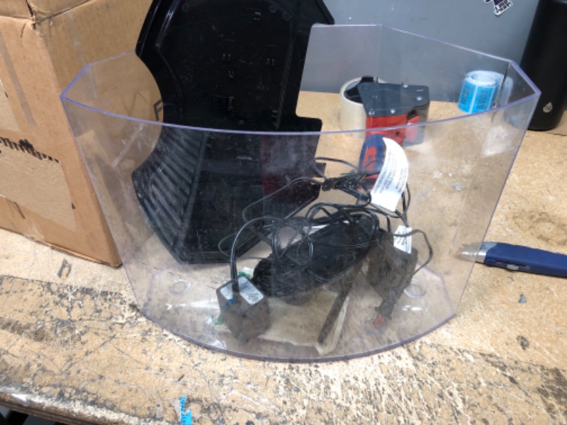 Photo 2 of ***TESTED/ POWERS ON***Crescent aquarium Kit 5 Gallons, Curved-Front Tank With LEDs,black