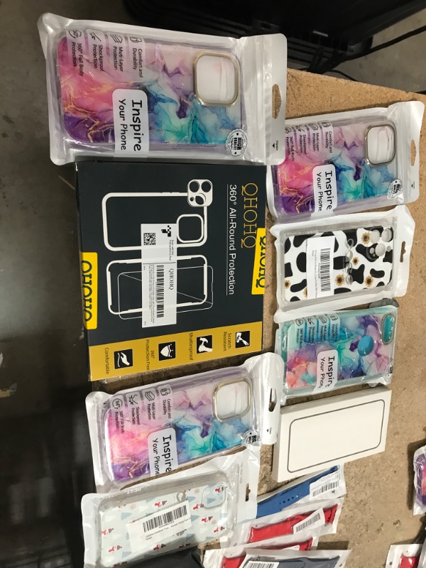 Photo 1 of MISCELLANEOUS BUNDLE OF ASSORTED PHONE CASES AND OTHER ELECTRICAL GOODS