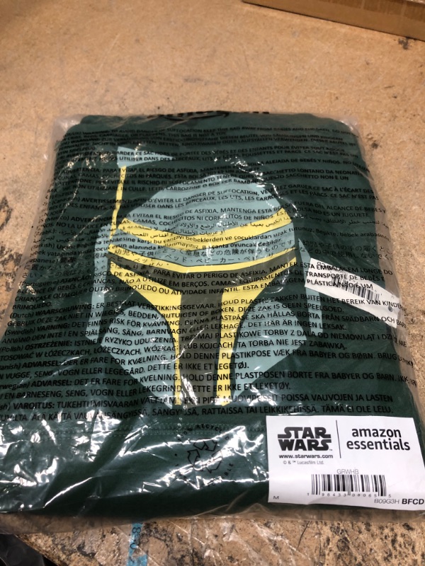 Photo 2 of Amazon Essentials Disney | Marvel | Star Wars Boys and Toddlers' Fleece Pullover Sweatshirt Hoodies Medium Star Wars Boba Fett