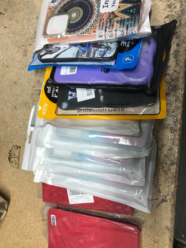 Photo 7 of  10 piece assorted phone case bundle