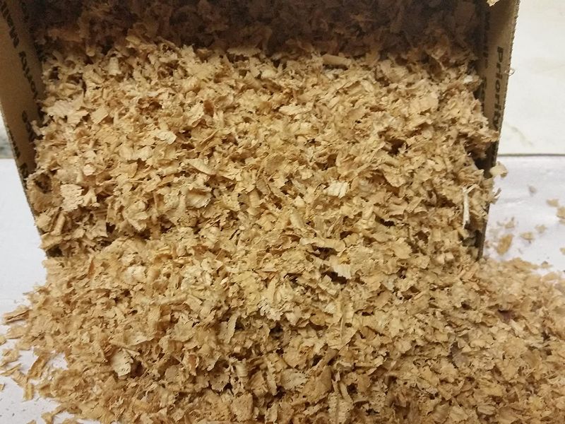 Photo 1 of 1 Full box of Red Oak wood shavings. 100% all natural wood curls
