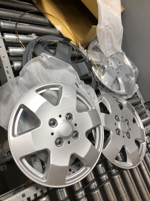 Photo 1 of BDK KT-978-15 Silver 15 Inch Hubcaps Wheel Protection-4 Lug Nuts, OEM Replica Replacement Hub Cap Covers, Easy Installation, Total 4 Pieces (2 Front 2 Rear)