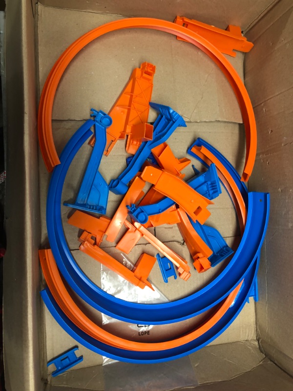 Photo 3 of **POSSIBLY MISSING PIECES**Hot Wheels Toy Car Track Set, Criss Cross Crash with 1:64 Scale Vehicle, Powered by a Motorized Booster [Amazon Exclusive]
