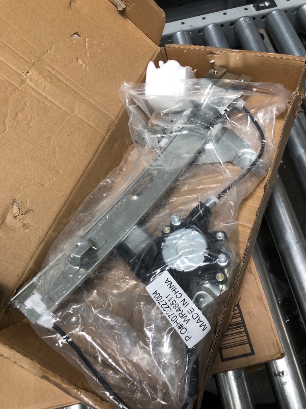 Photo 1 of Front Driver Side Power Window Regulator with Motor H072227004
