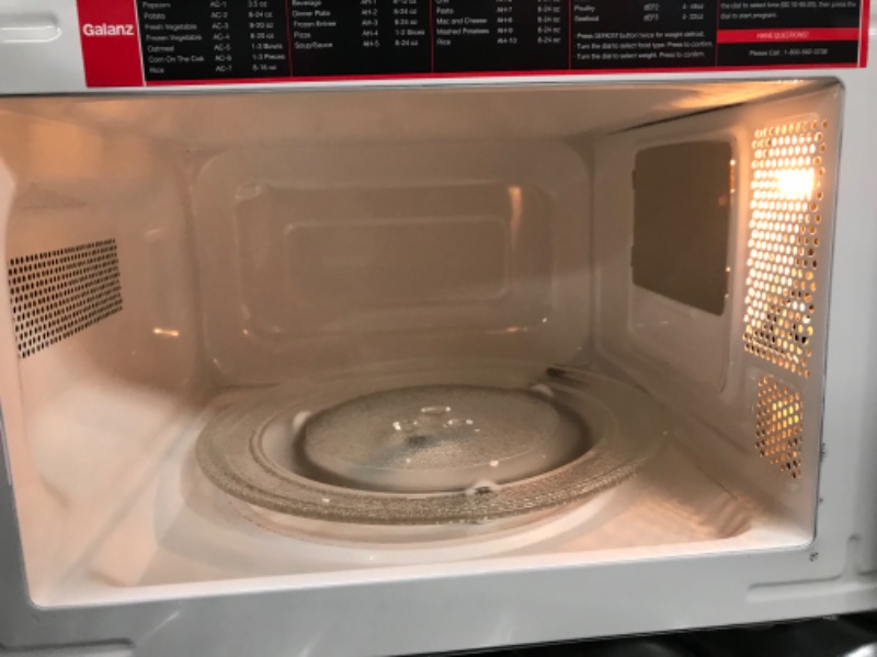 Photo 1 of MISSING HANDLE Galanz GLCMKZ07BKR07 Retro Countertop Microwave Oven with Auto Cook & Reheat, Defrost, Quick Start Functions, Easy Clean with Glass Turntable, Pull Handle.7 cu ft, Black
