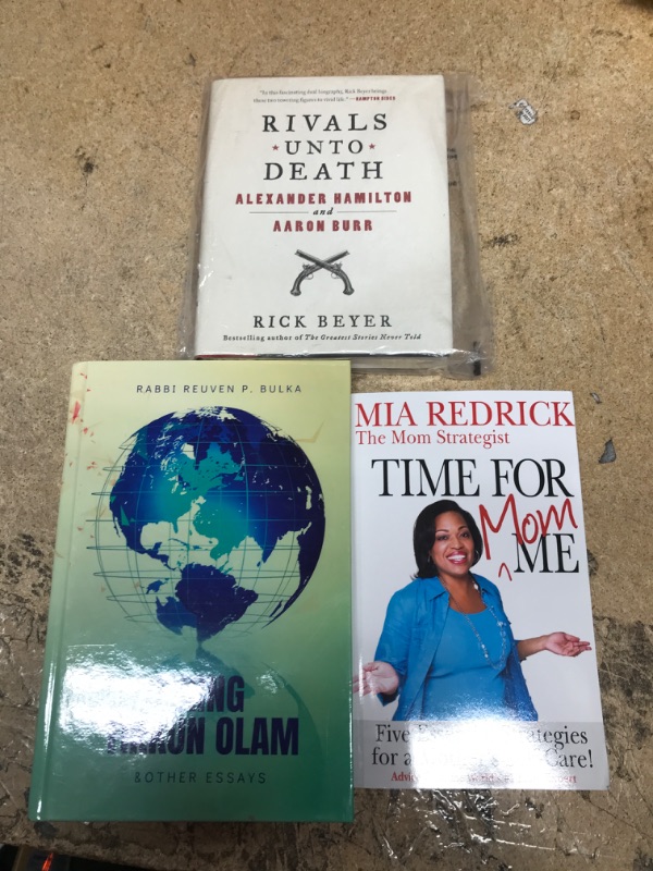 Photo 1 of *MISC BOOKS BUNDLE 4*