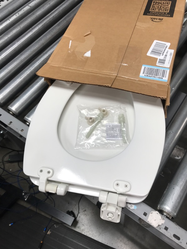 Photo 1 of *READ NOTES*MAYFAIR 1843SLOW 000 Lannon Toilet Seat will Slow Close and Never Loosen, ELONGATED, Durable Enameled Wood, White White 1 Pack Elongated Toilet Seat