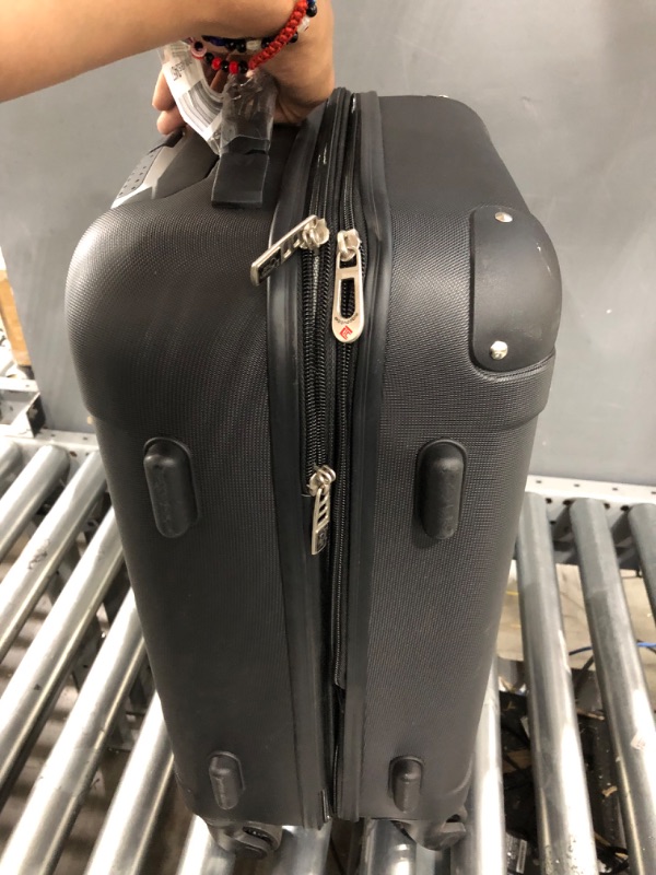 Photo 2 of *** used in good condition *** Travelers Club Chicago Hardside Expandable Spinner Luggage, Black, 
