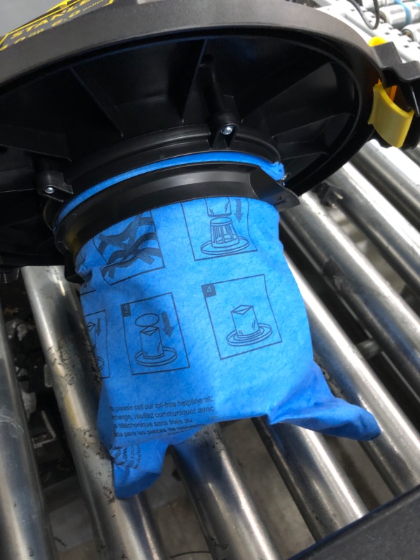 Photo 1 of *** USED *** ** IN LIKE NEW CONDITION ** *** TESTED POWERED ON *** Stanley - SL18116P Wet/Dry Vacuum, 6 Gallon, 4 Horsepower Black