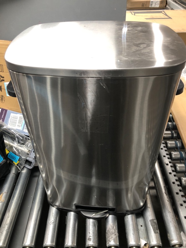 Photo 2 of *MISSING HANDLE TO OPEN*  QUALIAZERO 50L/13Gal Heavy Duty Hands-Free Stainless Steel Commercial/Kitchen Step Trash Can, Fingerprint-Resistant Soft Close Lid Trashcan, 50L / 13 GAL
