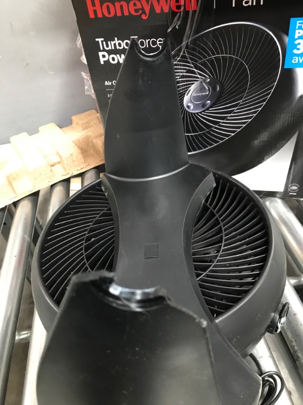 Photo 3 of 12 in. 3 Speed Whole Room Circulator Floor Fan