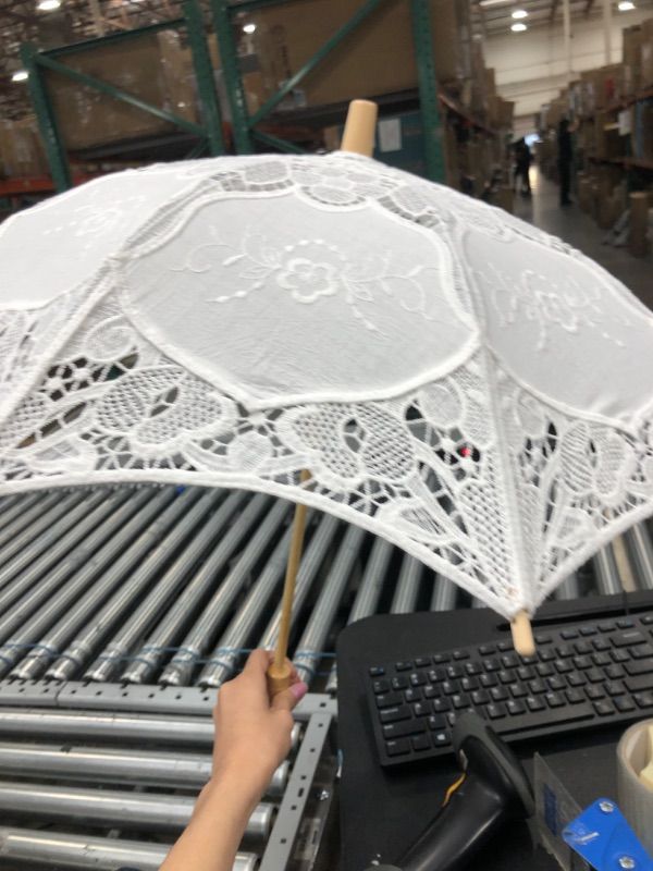 Photo 2 of 
AUNMAS Lace Flower Parasol Floral Embroidery Umbrella Wedding Bride Photography Prop Dancing Accessories Stage Performance Supplies, White, Large
Color:1#
