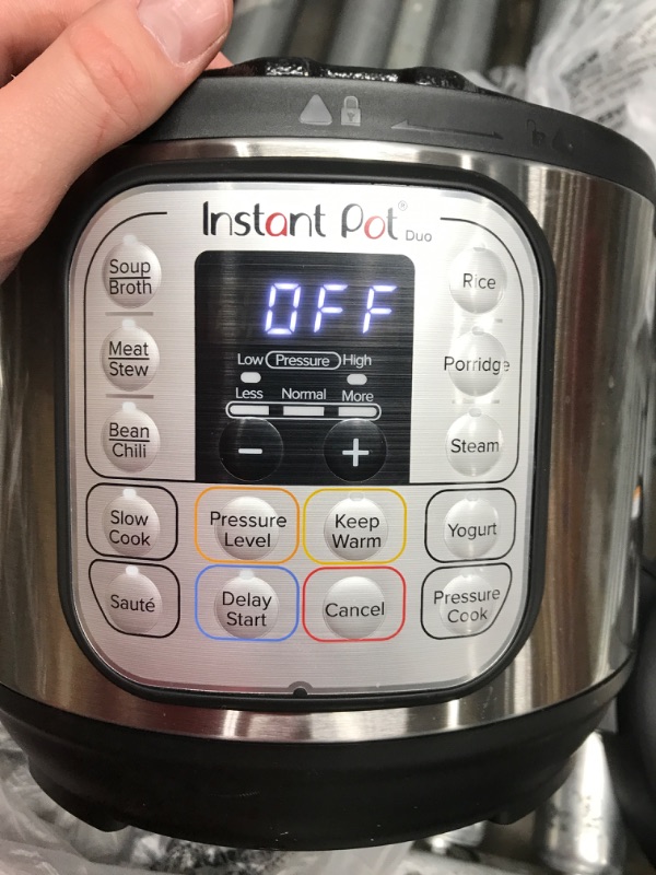 Photo 2 of *POWERS ON* Instant Pot Duo Mini 3-Quart Multi-Use Pressure Cooker