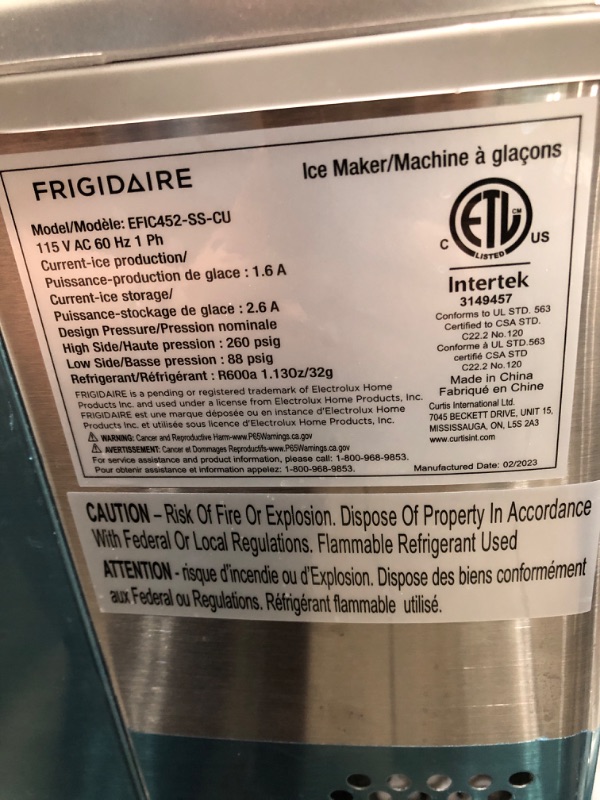 Photo 4 of ***POWERS ON*** Frigidaire 40 lbs Countertop Clear Square Ice Maker - Stainless Steel