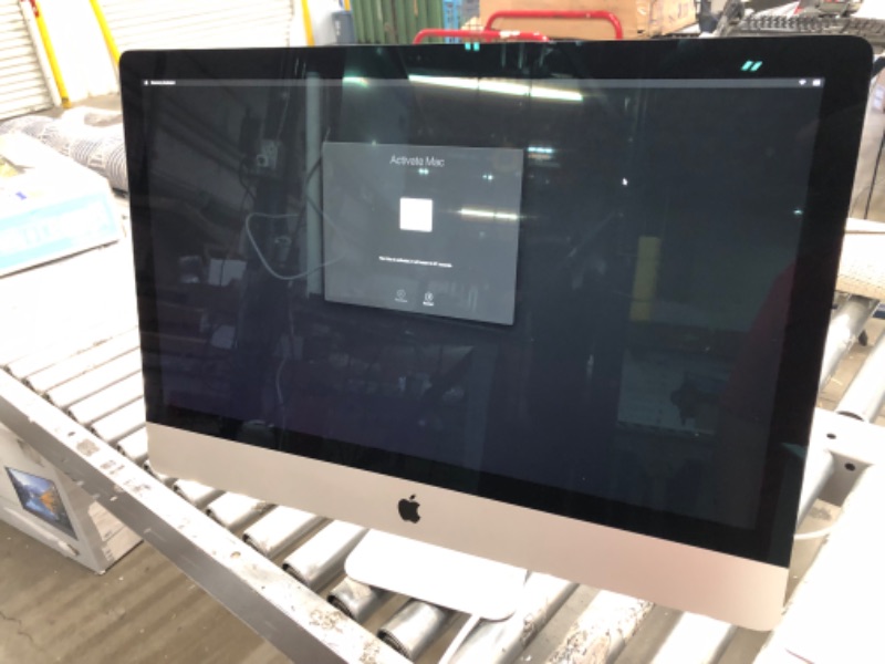 Photo 7 of Mid 2020 Apple iMac with 3.3GHz 6 Core 10th Gen Intel Core i5 (27 inch Retina 5K, 8GB RAM, 512GB SSD) 
